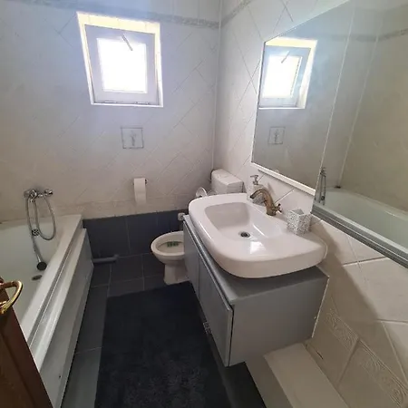 Spacious&Modern 4 Rooms Apartment Targu Mures Exterior photo